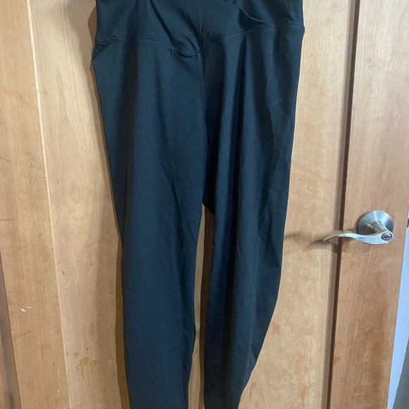 Women's Black High-Waisted Leggings - Picture 2 of 2